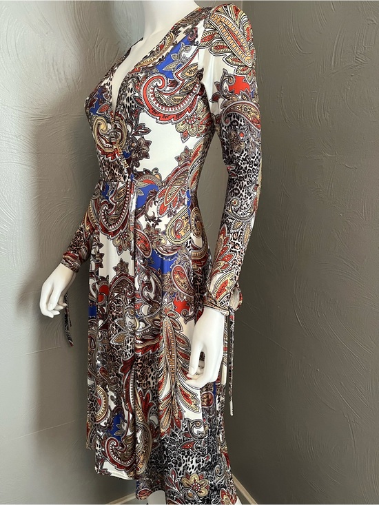Boohoo Dresses & Skirts - Boohoo Long Sleeve Paisley Wrap Dress in White, Red & Blue